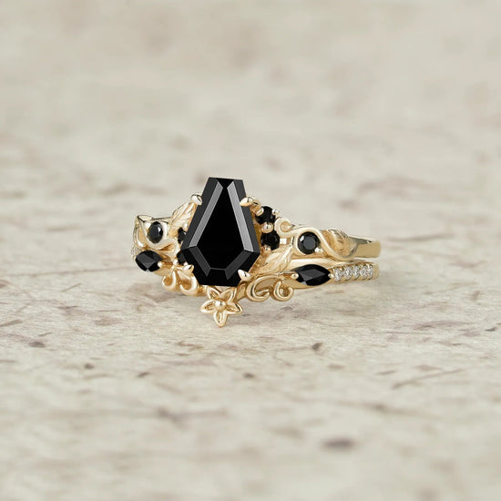 Nature's Embrace: Coffin Cut Black Onyx Leaf Ring Set - Lila - GemsMagic