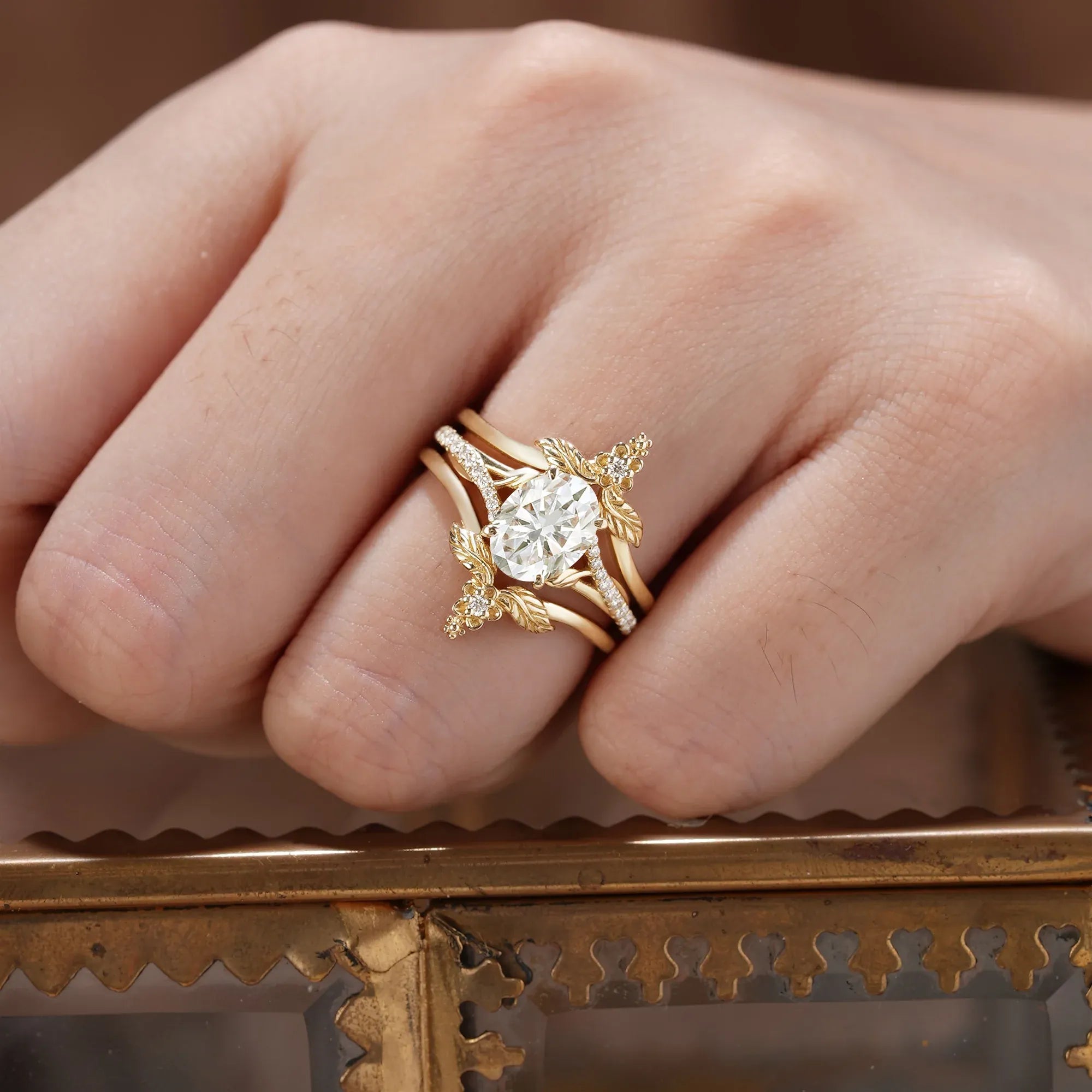 Oval Cut Moissanite Leaf Ring Set - Dahlia - GemsMagic