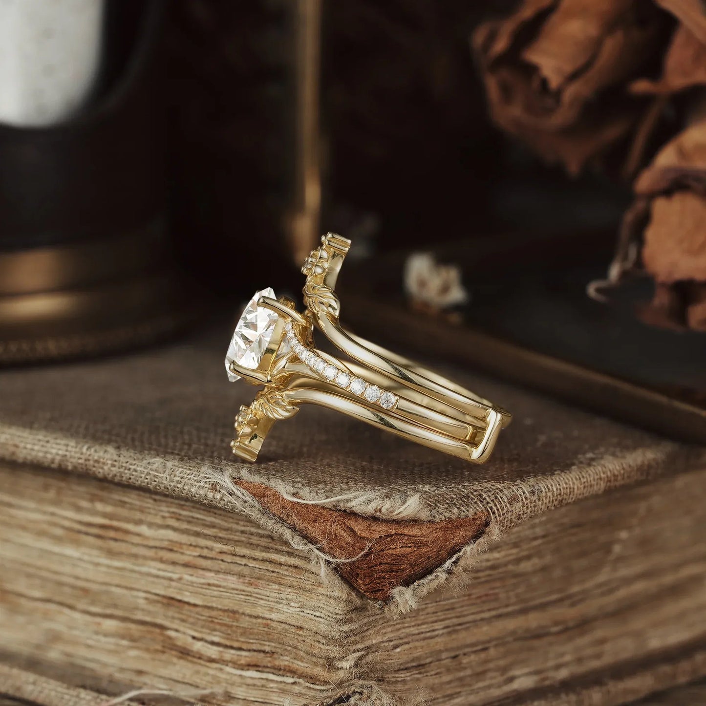 Oval Cut Moissanite Leaf Ring Set - Dahlia - GemsMagic