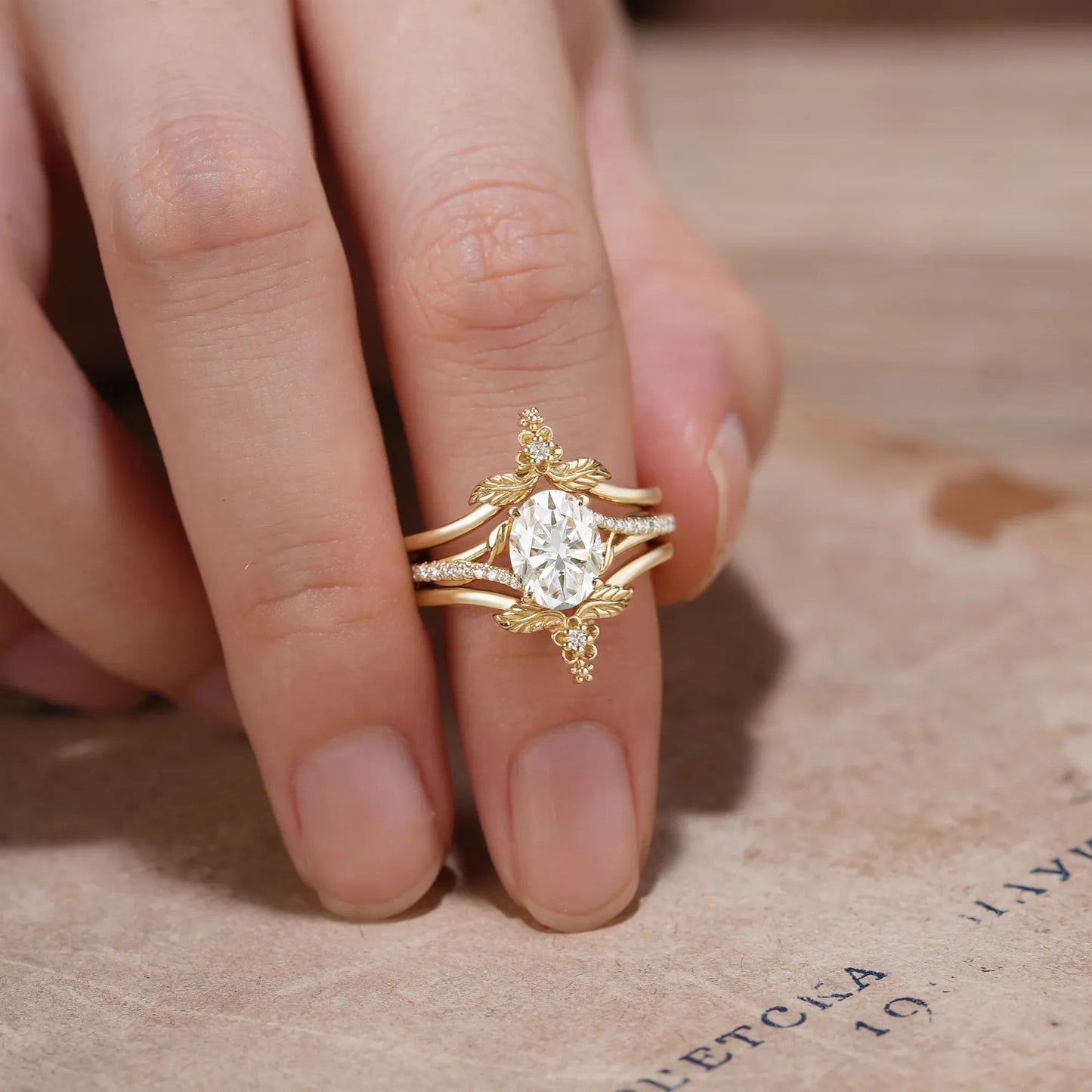 Oval Cut Moissanite Leaf Ring Set - Dahlia - GemsMagic