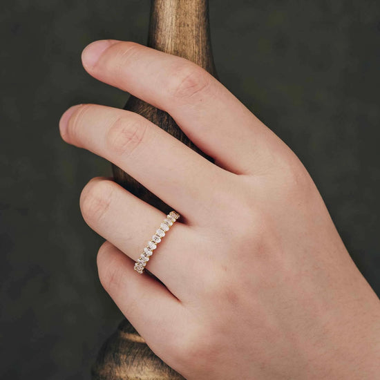 Oval Moissanite Eternity Wedding Band - GemsMagic - GemsMagic