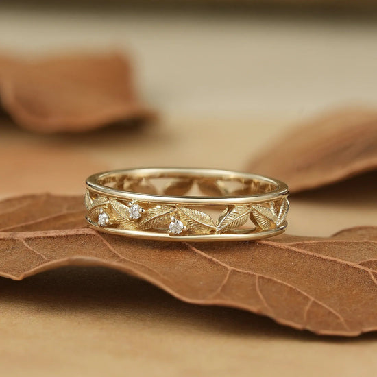 Palm Leaves Inspired Moissanite Men's Band - Isaac - GemsMagic