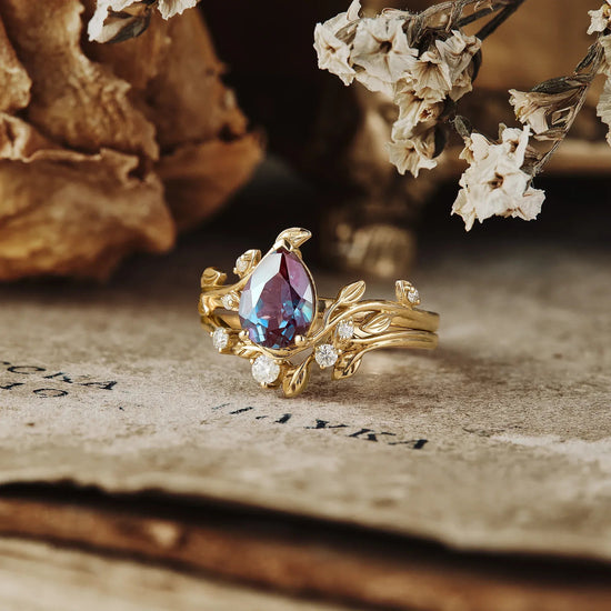 Pear Cut Alexandrite Engagement Ring Set - Olivia2.0 - GemsMagic - GemsMagic