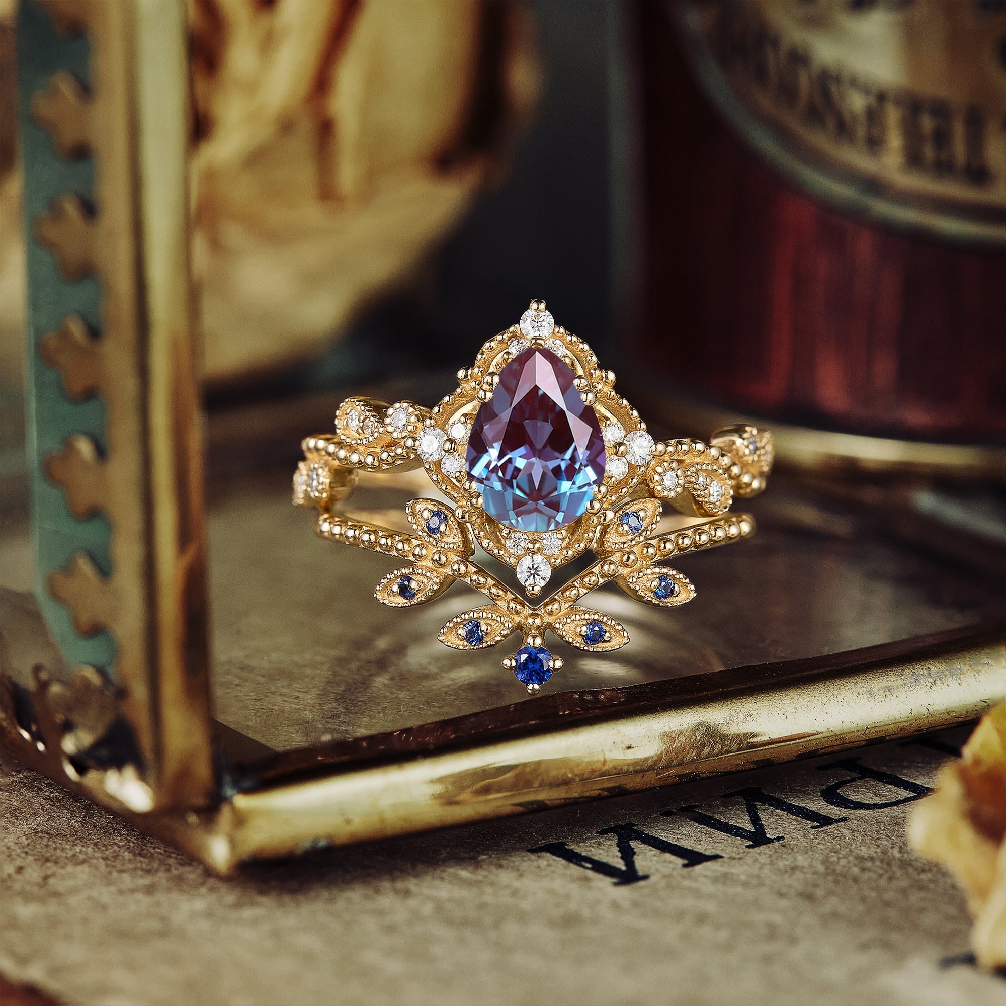 Pear Cut Alexandrite Twisted Engagement Ring Set 2pcs - GemsMagic - GemsMagic