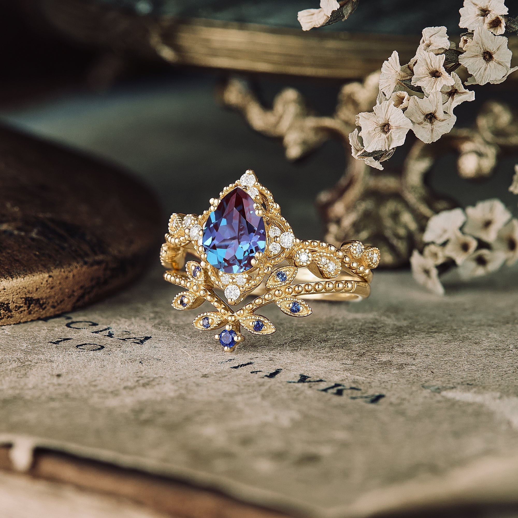 Pear Cut Alexandrite Twisted Engagement Ring Set 2pcs - GemsMagic - GemsMagic