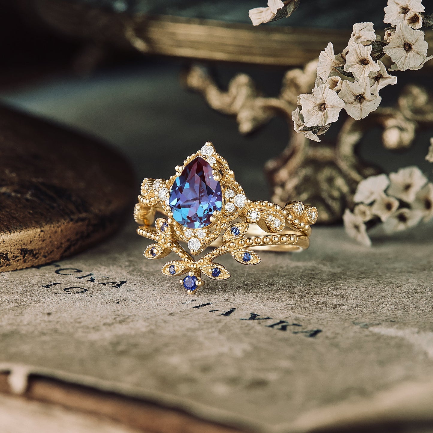 Pear Cut Alexandrite Twisted Engagement Ring Set 2pcs - GemsMagic - GemsMagic