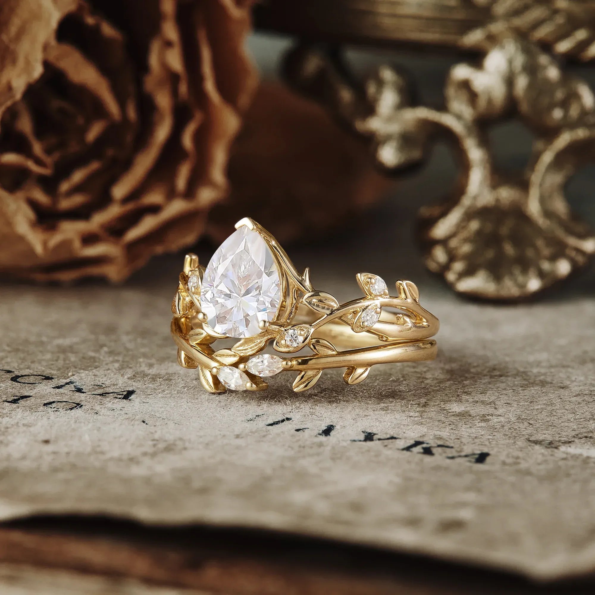 Pear Cut Moissanite Twisted Leaf Engagement Ring Set 2pcs - GemsMagic - GemsMagic