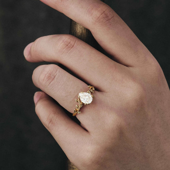 Pear Moissanite Leaf Design Engagement Ring - GemsMagic - GemsMagic