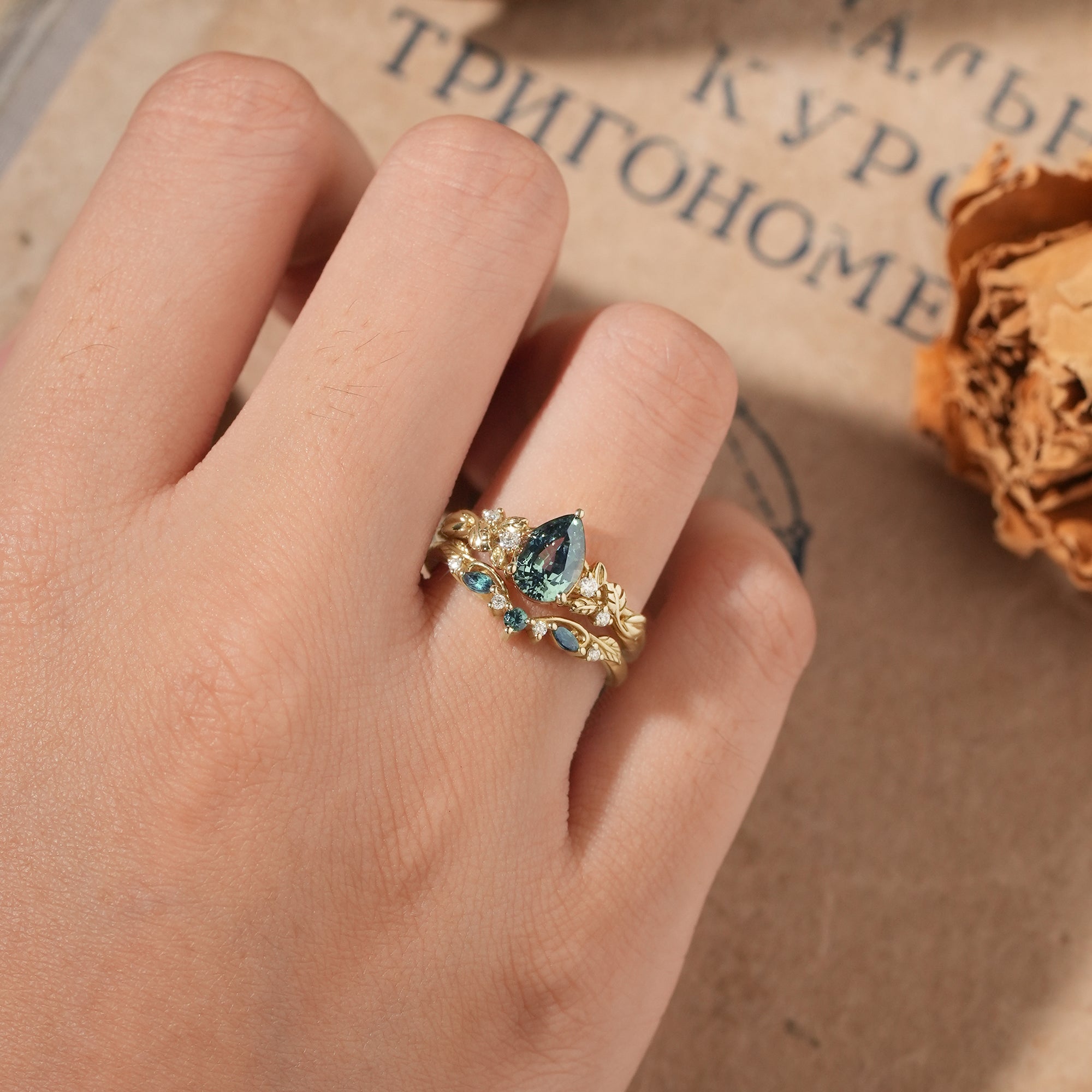 Signature Pear Vintage Teal Sapphire Engagement Ring Set 2pcs - Octavia - GemsMagic