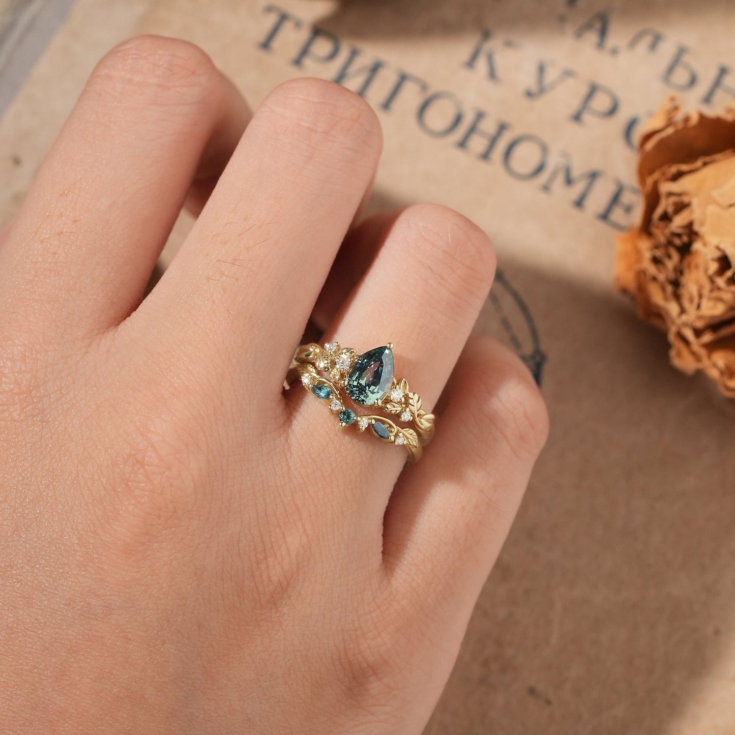 Signature Pear Vintage Teal Sapphire Engagement Ring Set 2pcs - Octavia - GemsMagic