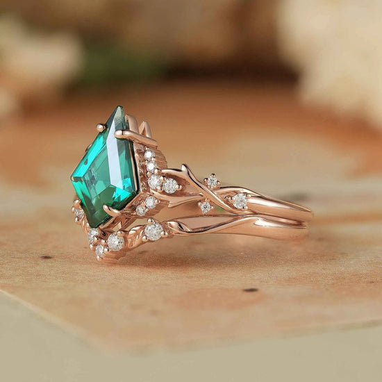 Twig Emerald & Moissanite Bridal Set - Leonie - GemsMagic