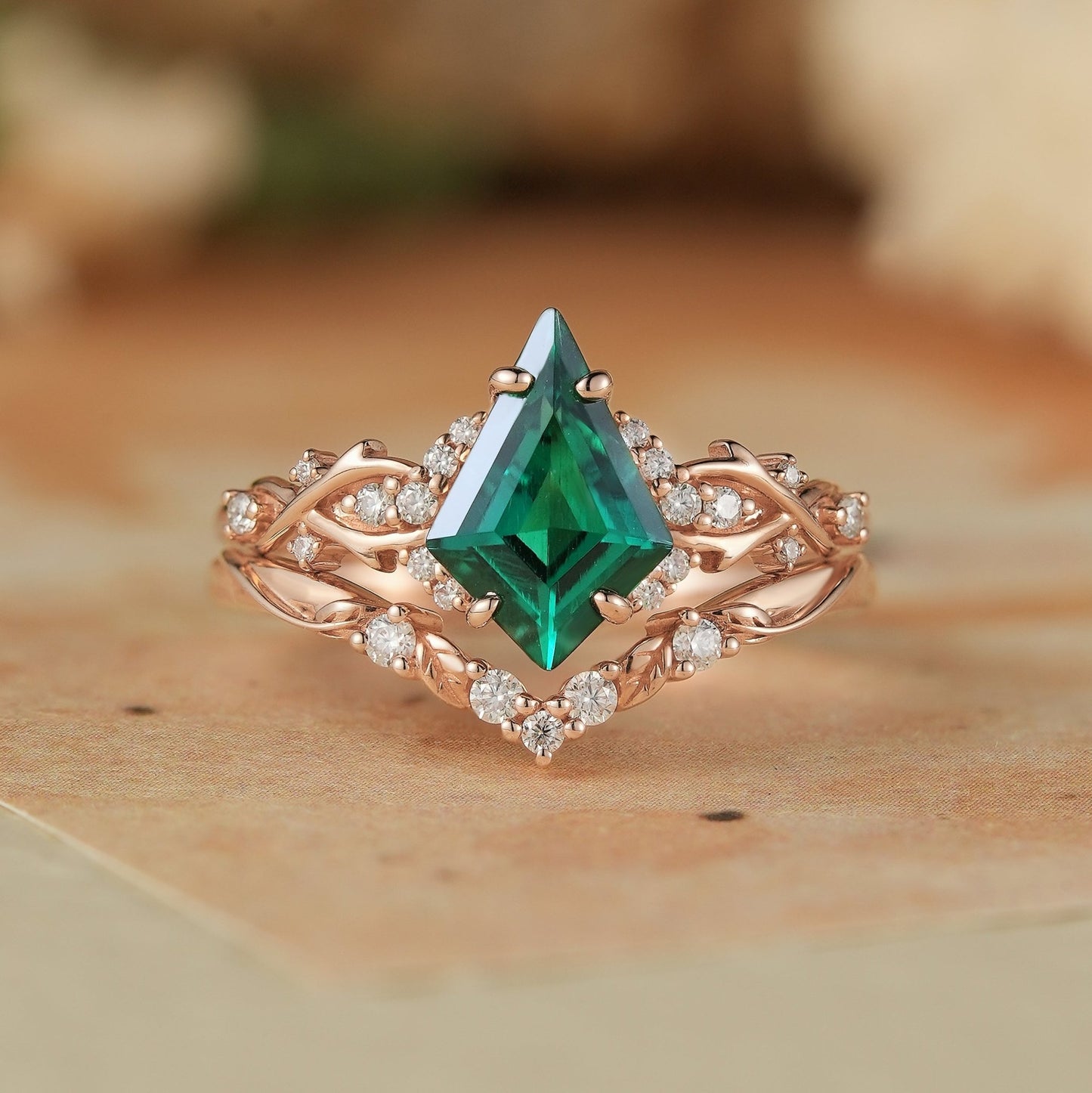 Twig Emerald & Moissanite Bridal Set - Leonie - GemsMagic