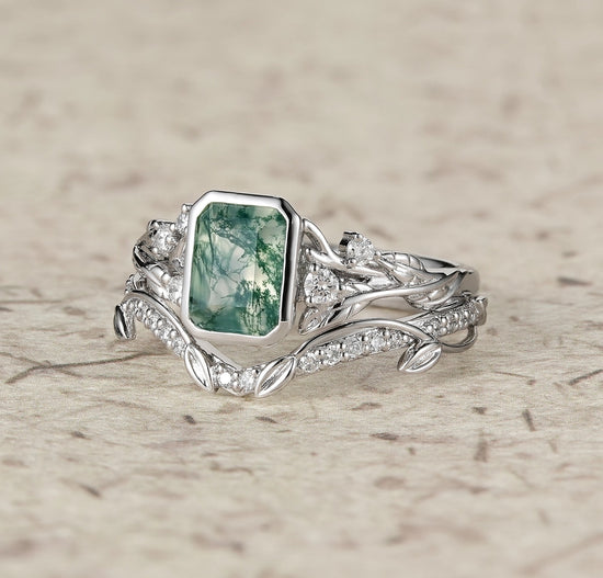 Unique Emerald Cut Emerald & Moissanite Ring Set 2pcs - Anya - GemsMagic