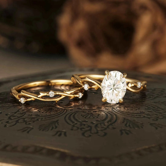 Unique Oval Moissanite Cluster Floral Engagement Ring Set 2pcs - GemsMagic - GemsMagic