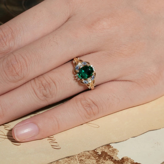 Verdant Majesty: Twisted Leaf Emerald and Ring - GemsMagic
