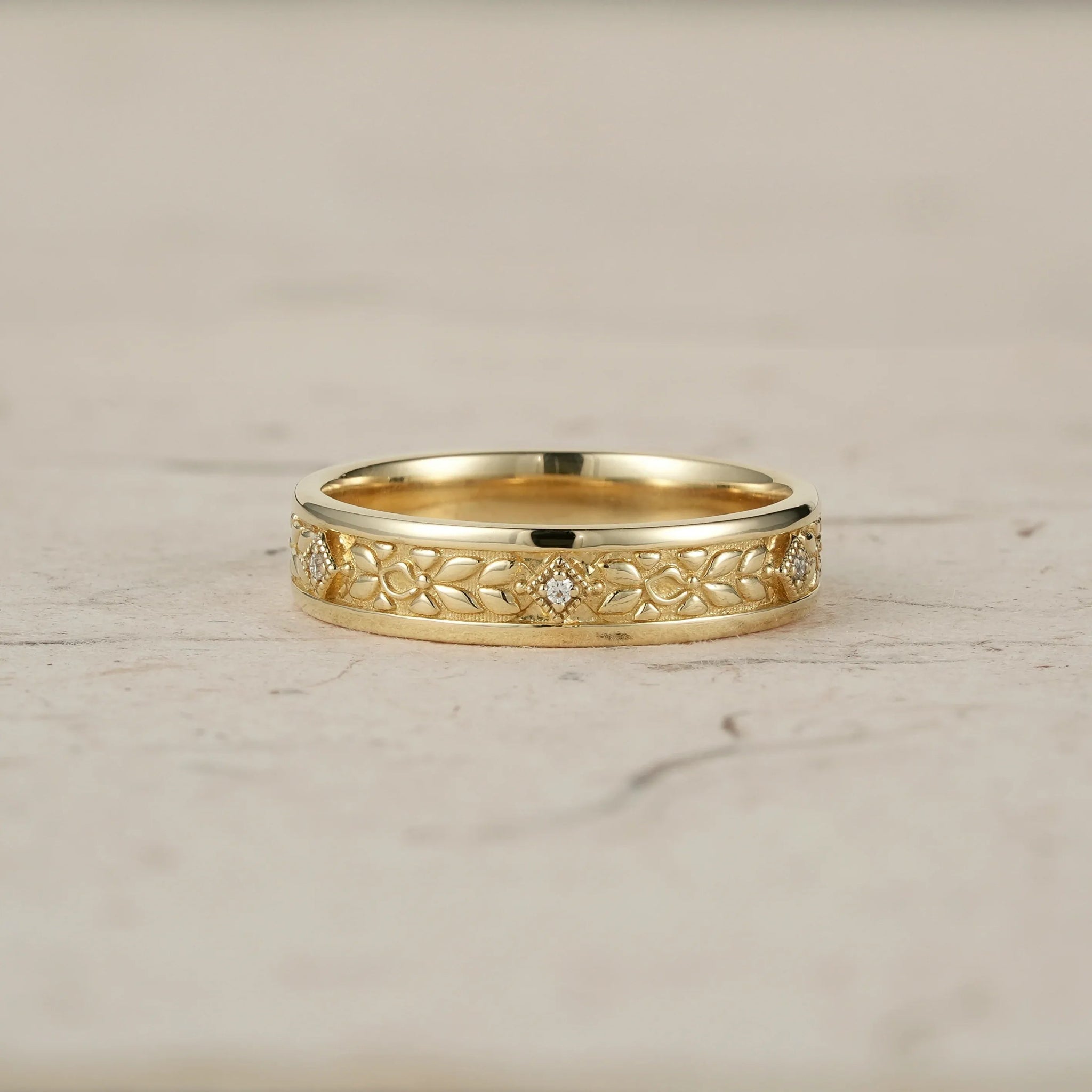 Vintage Men's Moissanite Leaf Band - Lucas - GemsMagic