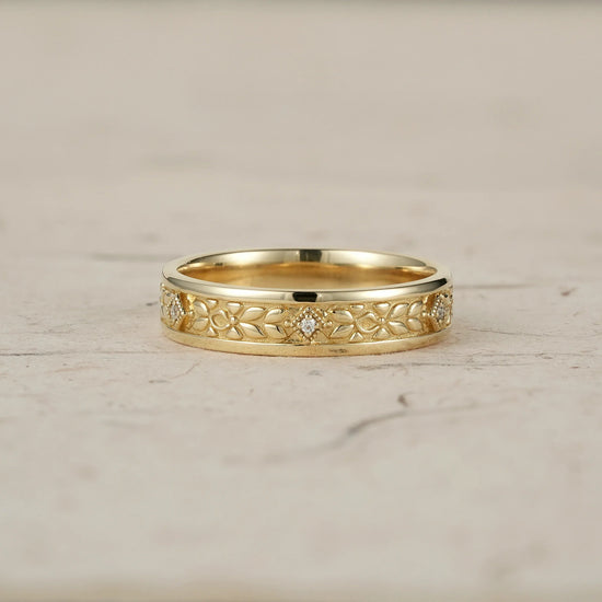 Vintage Men's Moissanite Leaf Band - Lucas - GemsMagic