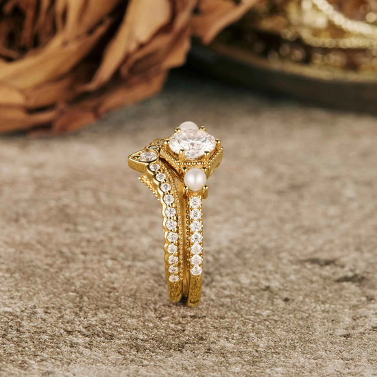 Gorgeous Moissanite Peekaboo Ring Set