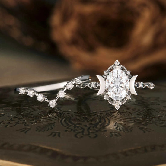 Moon Inspired Moissanite Engagement Ring Set