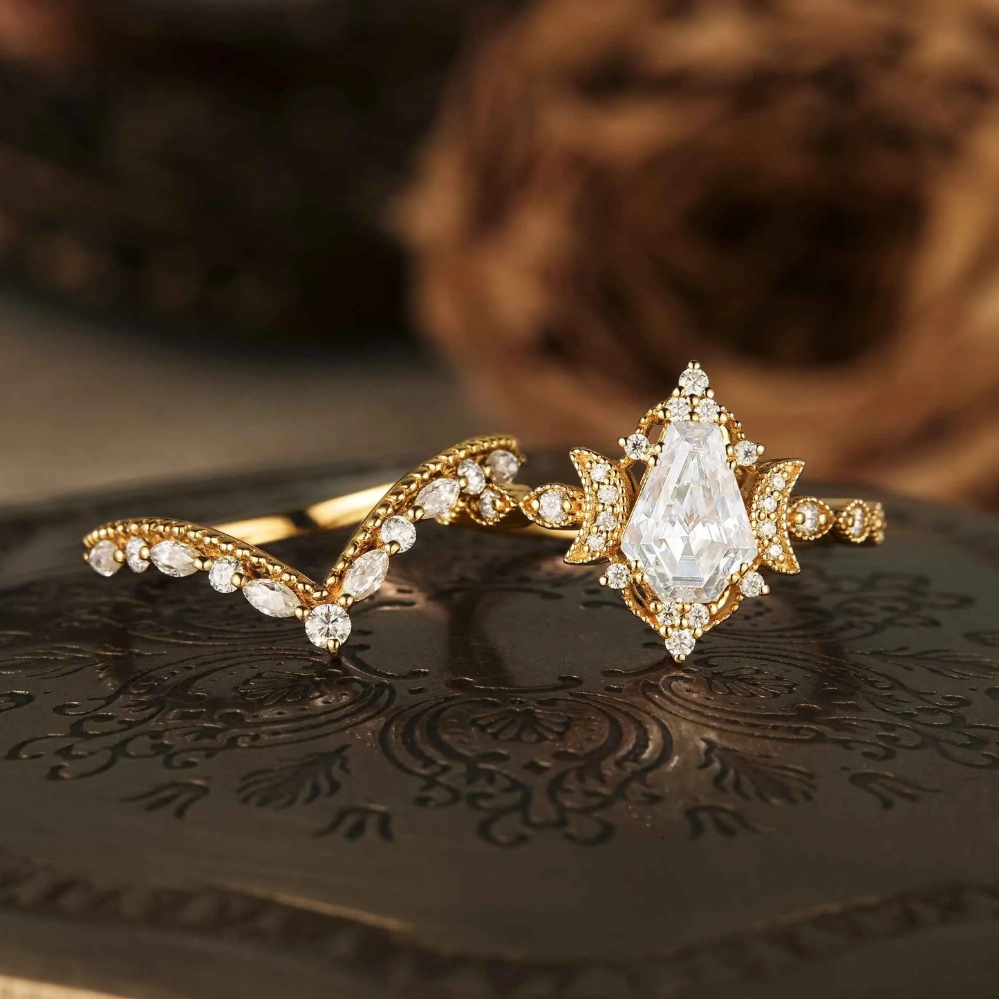 Coffin Moissanite Twist Engagement Ring Set