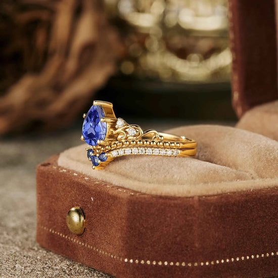 Vintage Cornflower Sapphire Engagement Ring Set