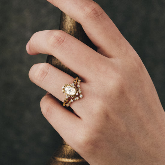 1920s Art Deco Diamond Engagement Ring in a 18K White Gold Filigree Se