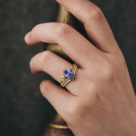 Vintage Cornflower Sapphire Engagement Ring Set