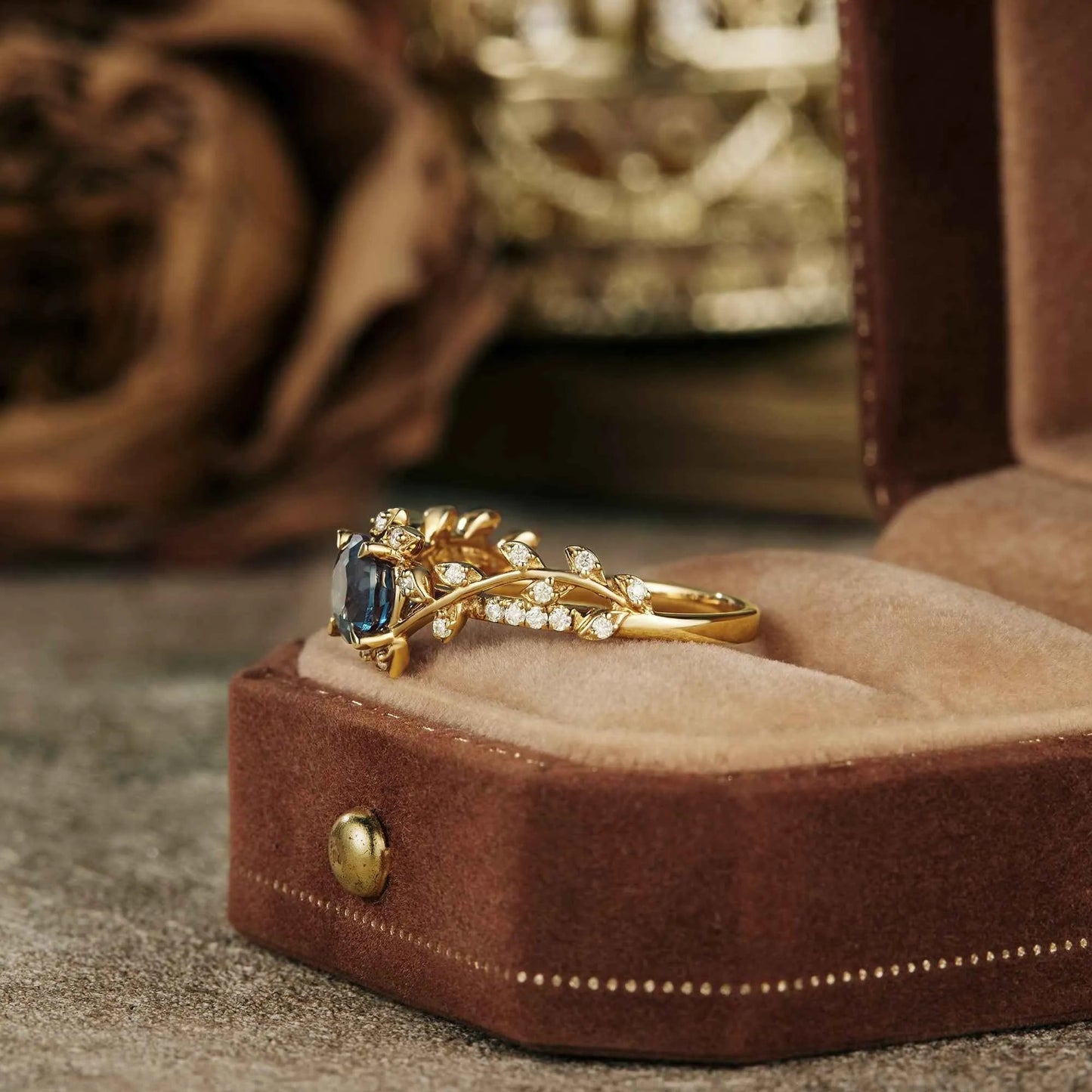 Windmill Inspired Alexandrite Ring - GemsMagic - GemsMagic